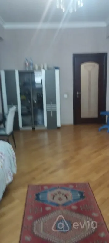 Kirayə verilir 3 otaqlı yeni tikili 156 m²