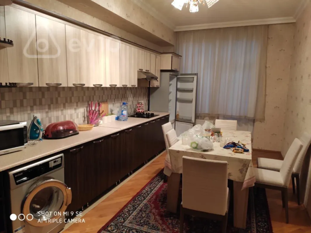 Kirayə verilir 3 otaqlı yeni tikili 156 m²