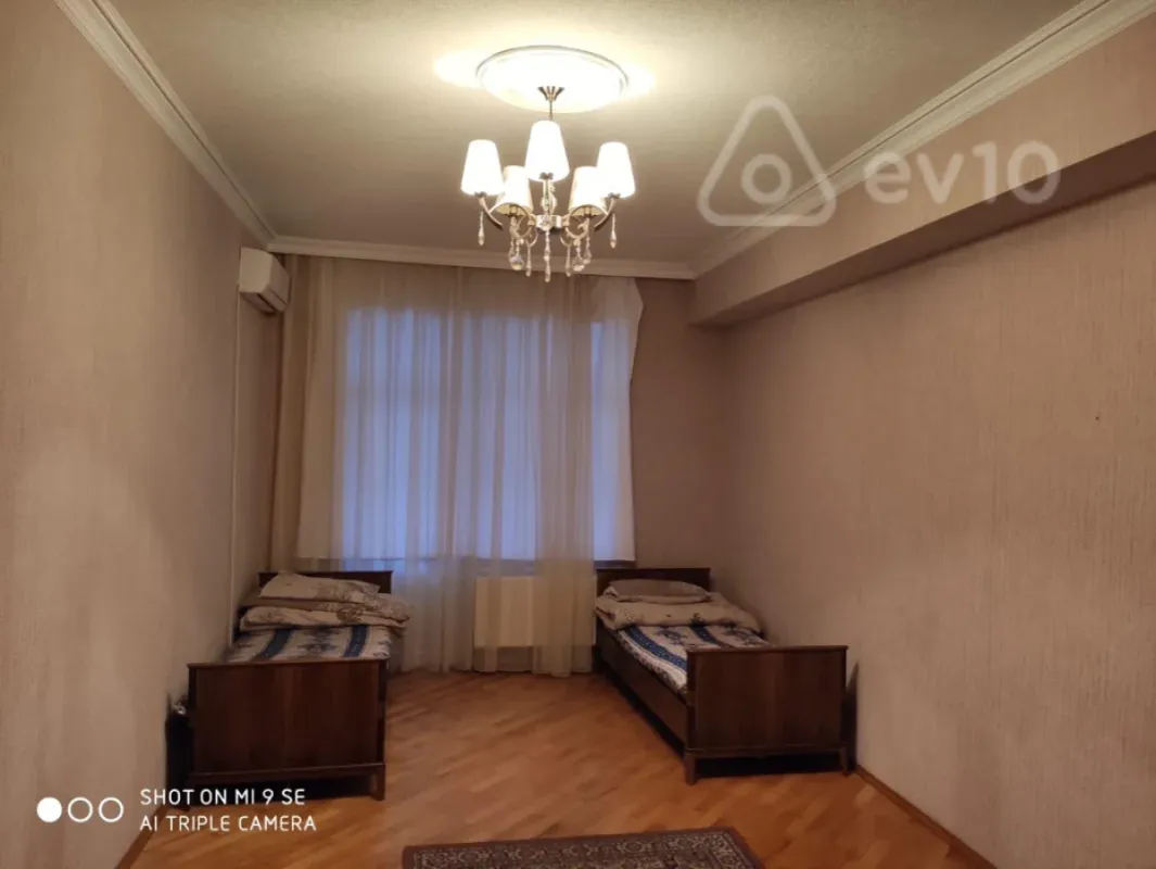 Kirayə verilir 3 otaqlı yeni tikili 156 m²