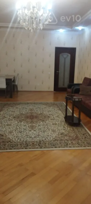 Kirayə verilir 3 otaqlı yeni tikili 156 m²