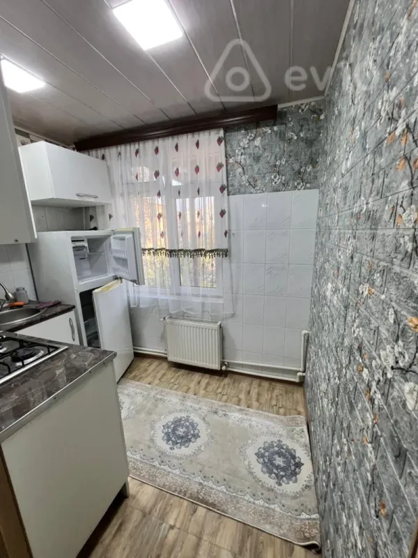 Kirayə verilir 2 otaqlı köhnə tikili 45 m²