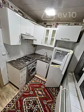 Kirayə verilir 2 otaqlı köhnə tikili 45 m²