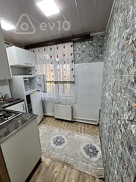 Kirayə verilir 2 otaqlı köhnə tikili 45 m²