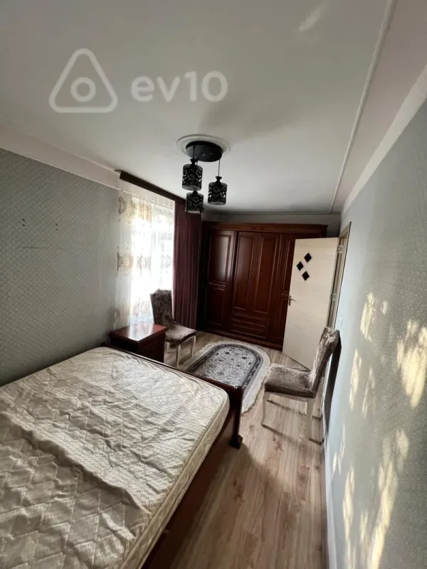 Kirayə verilir 2 otaqlı köhnə tikili 45 m²