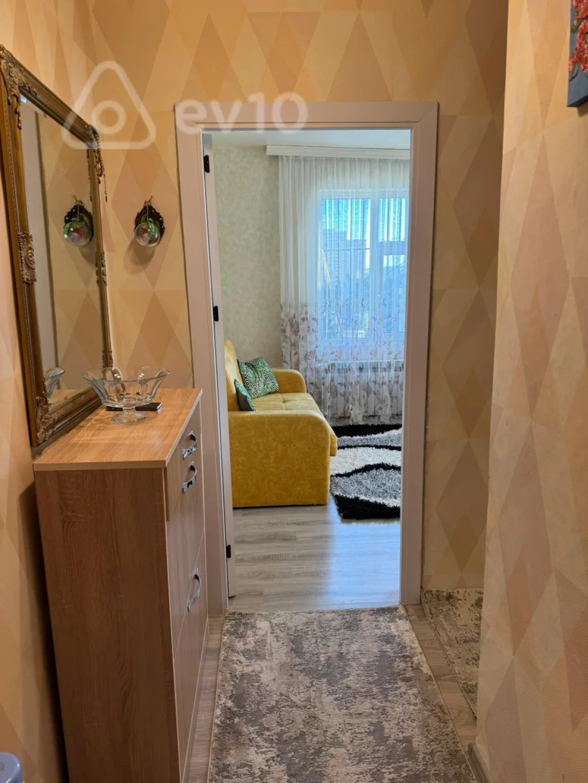 Kirayə verilir 1 otaqlı köhnə tikili 45 m²