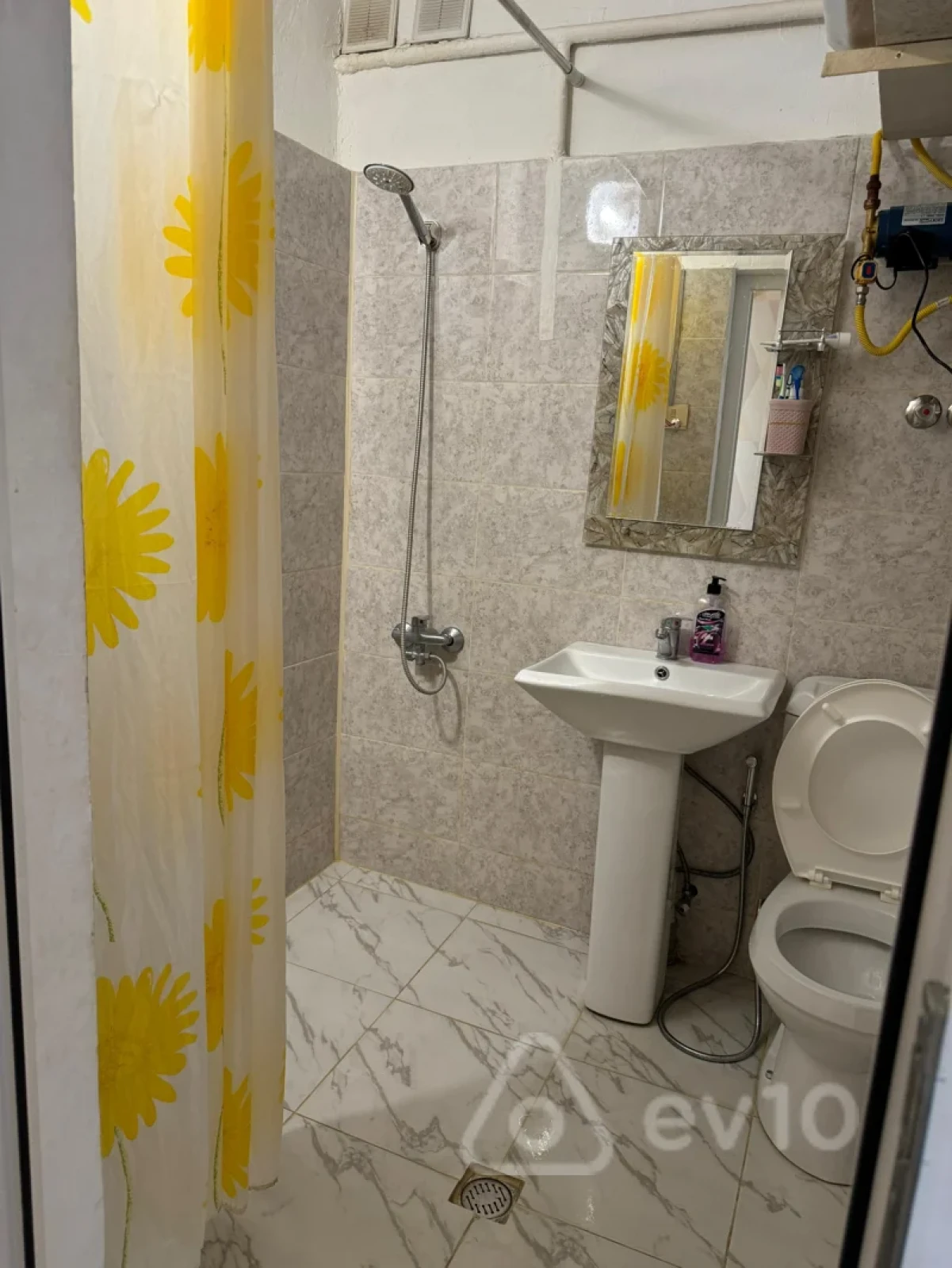 Kirayə verilir 1 otaqlı köhnə tikili 45 m²