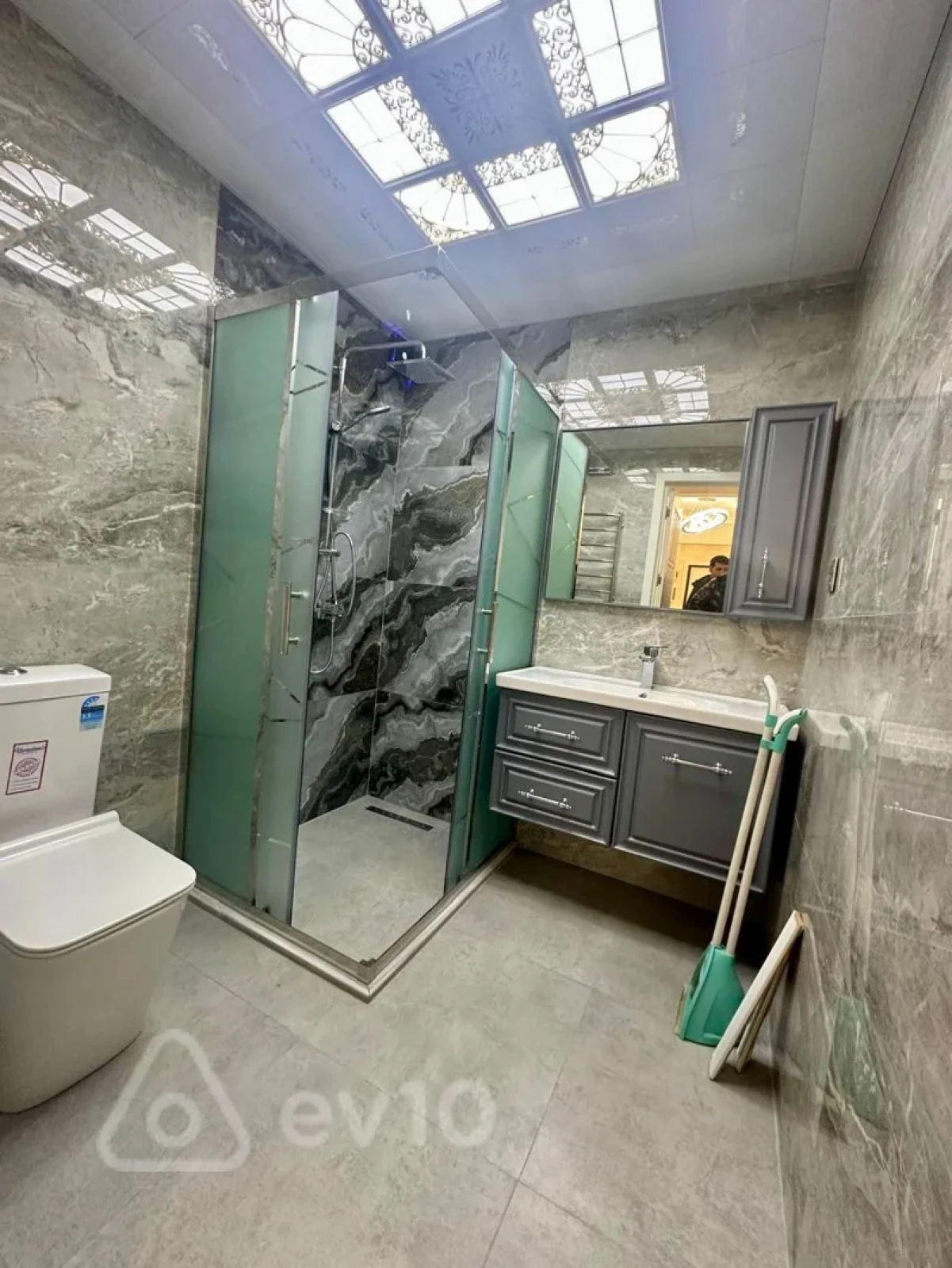 Satılır 3 otaqlı köhnə tikili 95 m²