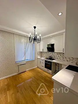 Satılır 3 otaqlı köhnə tikili 95 m²