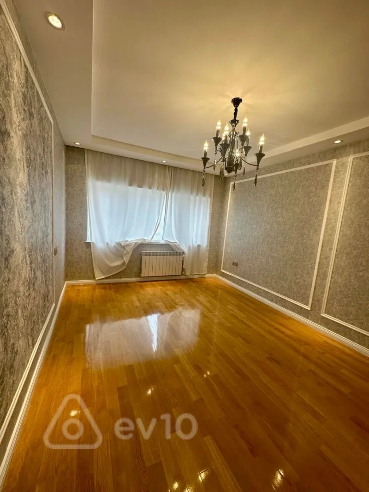 Satılır 3 otaqlı köhnə tikili 95 m²