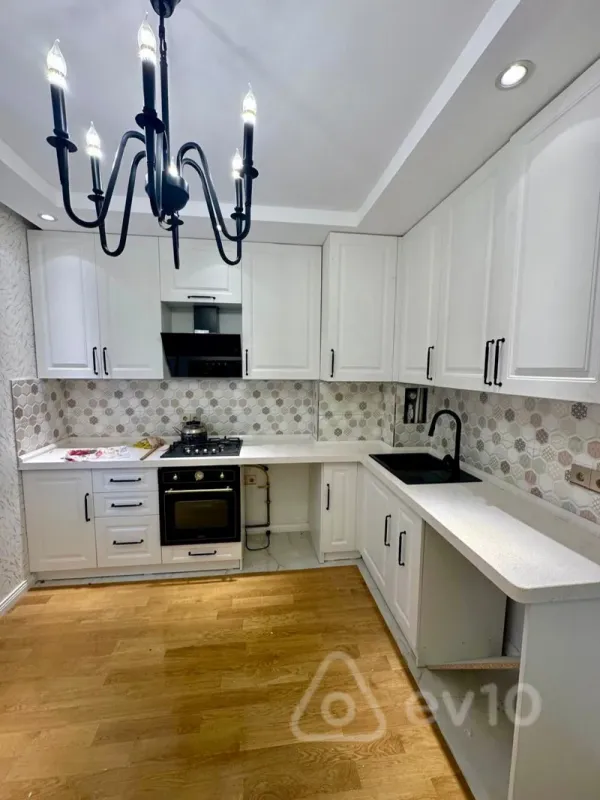 Satılır 3 otaqlı köhnə tikili 95 m²