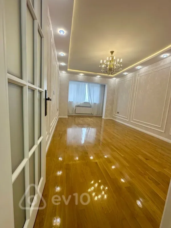 Satılır 3 otaqlı köhnə tikili 95 m²