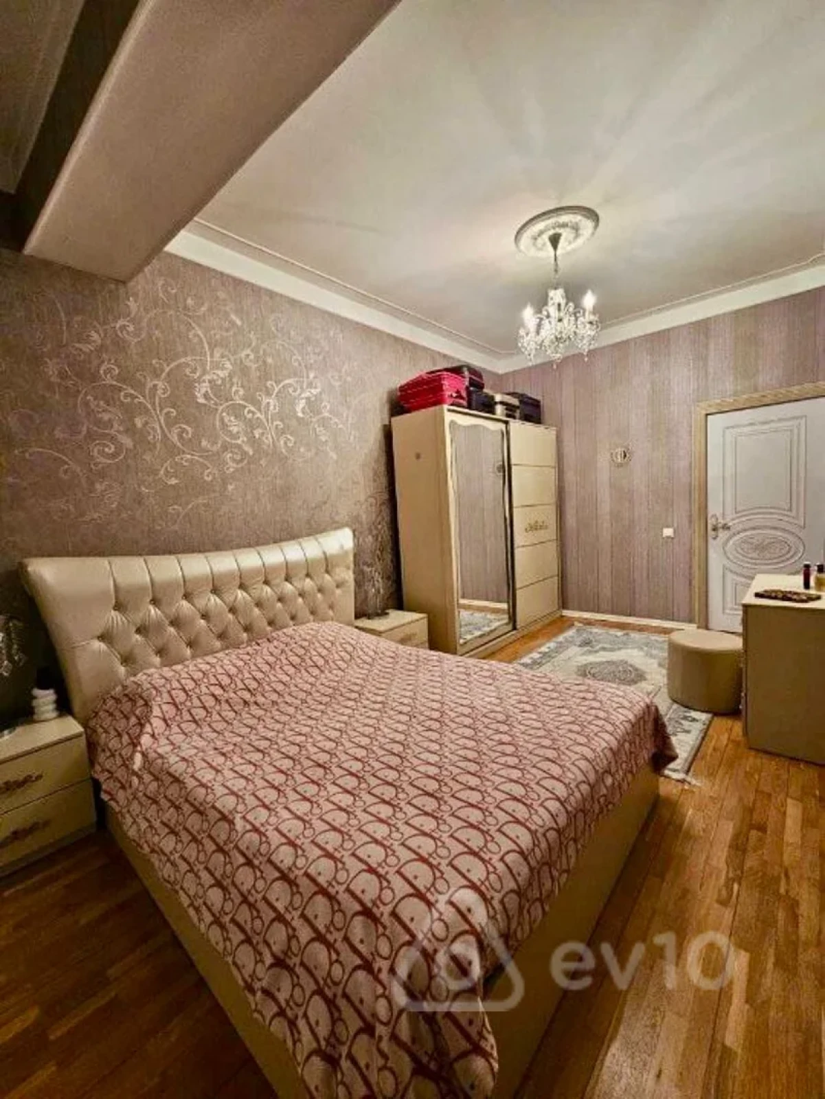 Satılır 3 otaqlı yeni tikili 120 m²