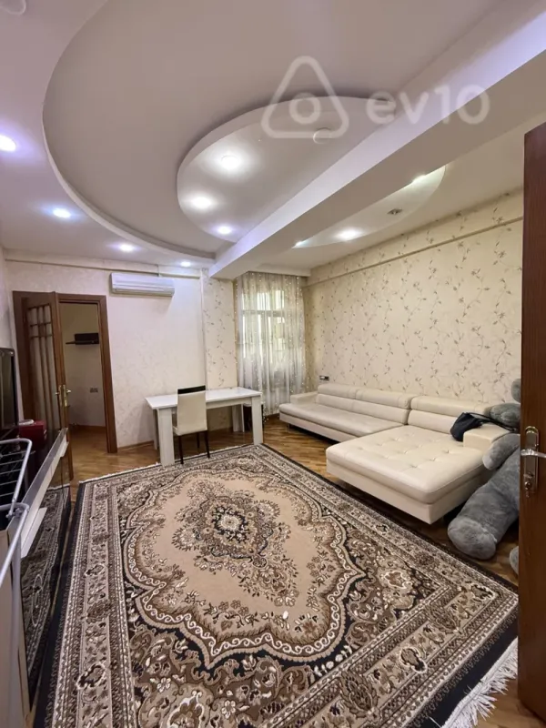 Kirayə verilir 3 otaqlı köhnə tikili 110 m²
