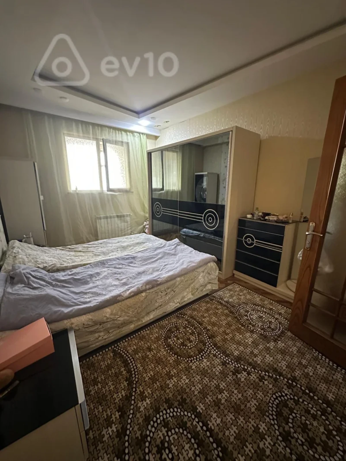 Kirayə verilir 3 otaqlı köhnə tikili 110 m²