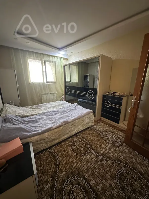 Kirayə verilir 3 otaqlı köhnə tikili 110 m²