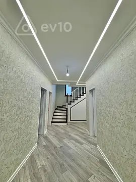 Satılır 5 otaqlı həyət evi 220 m²