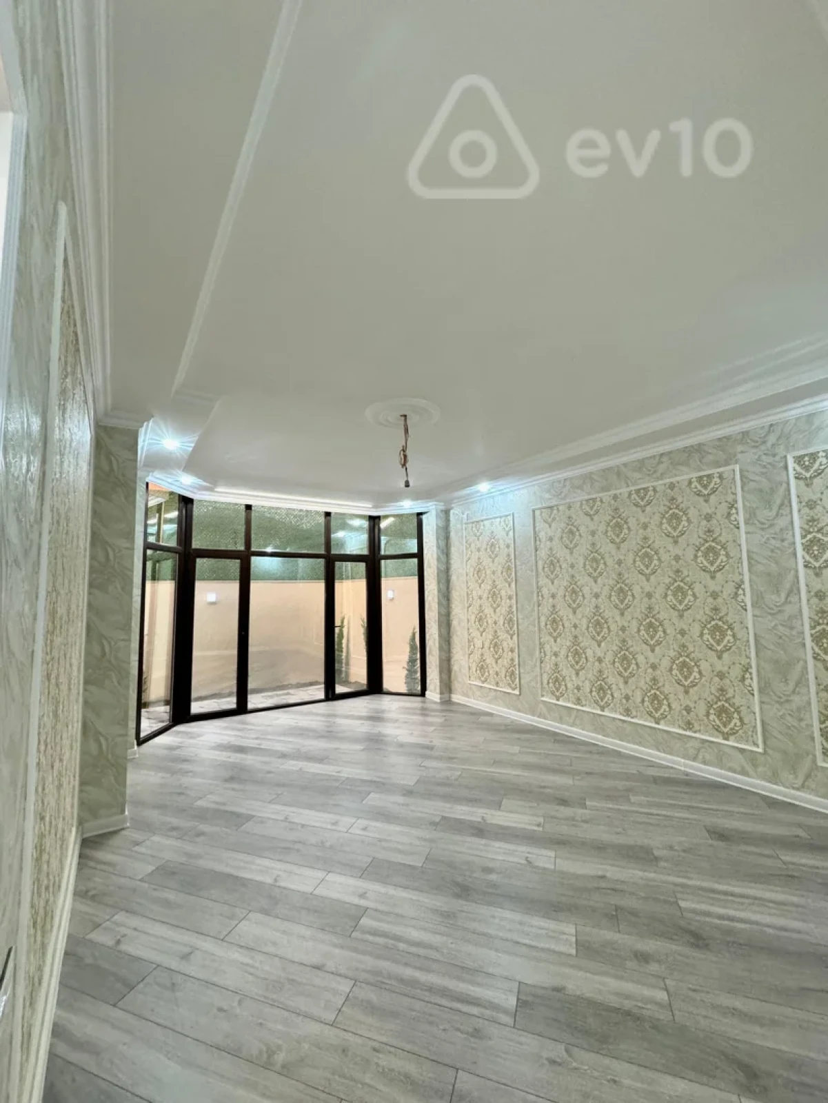 Satılır 5 otaqlı həyət evi 220 m²