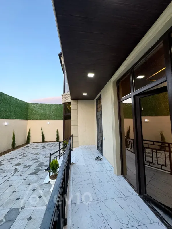 Satılır 5 otaqlı həyət evi 220 m²
