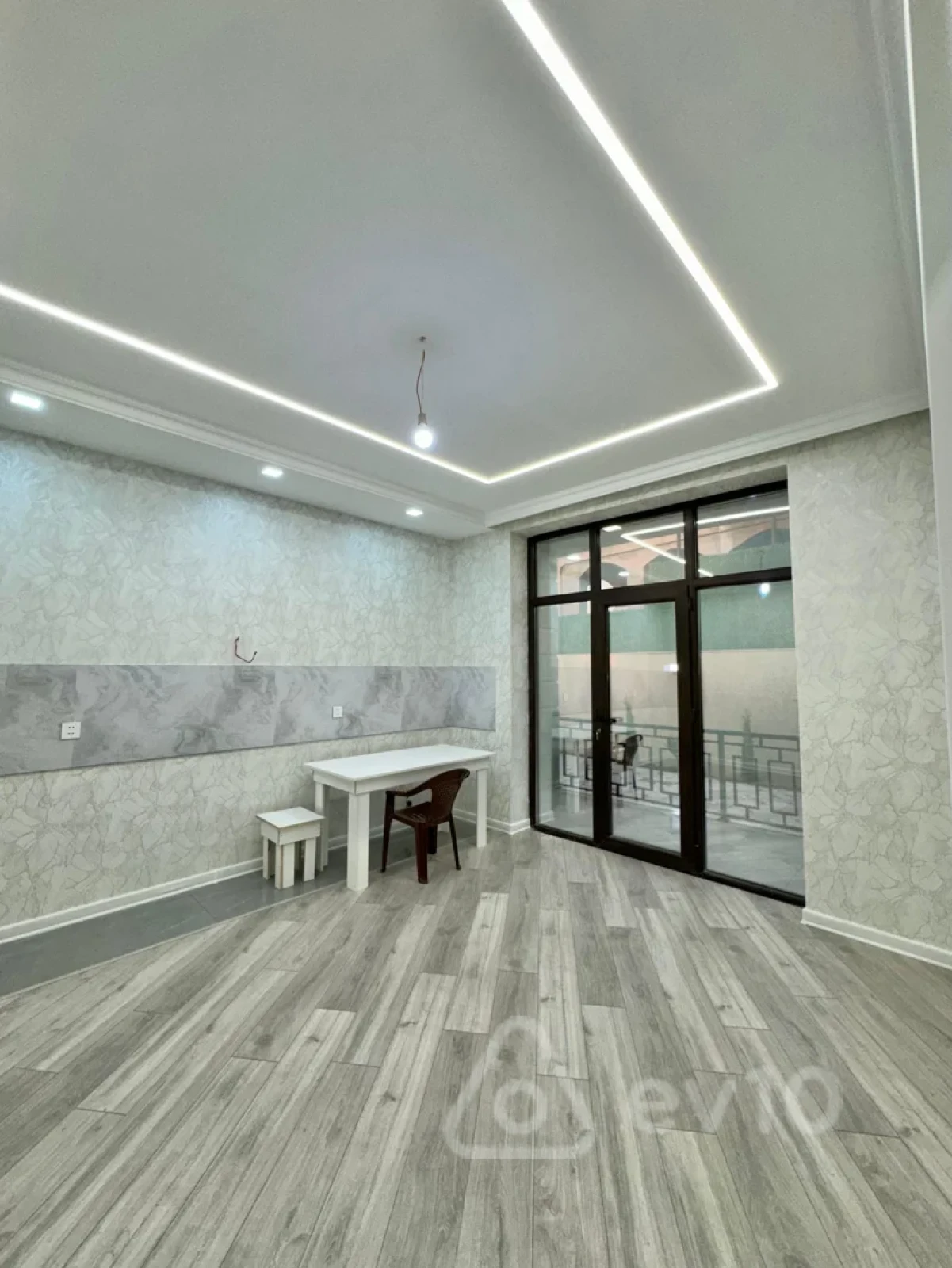 Satılır 5 otaqlı həyət evi 220 m²