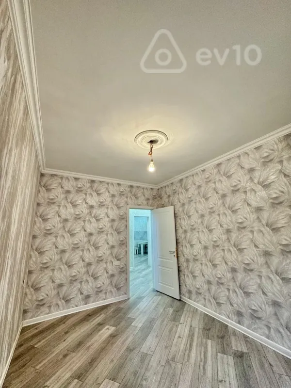 Satılır 5 otaqlı həyət evi 220 m²