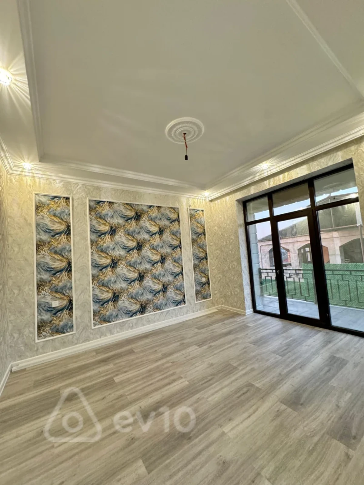 Satılır 5 otaqlı həyət evi 220 m²