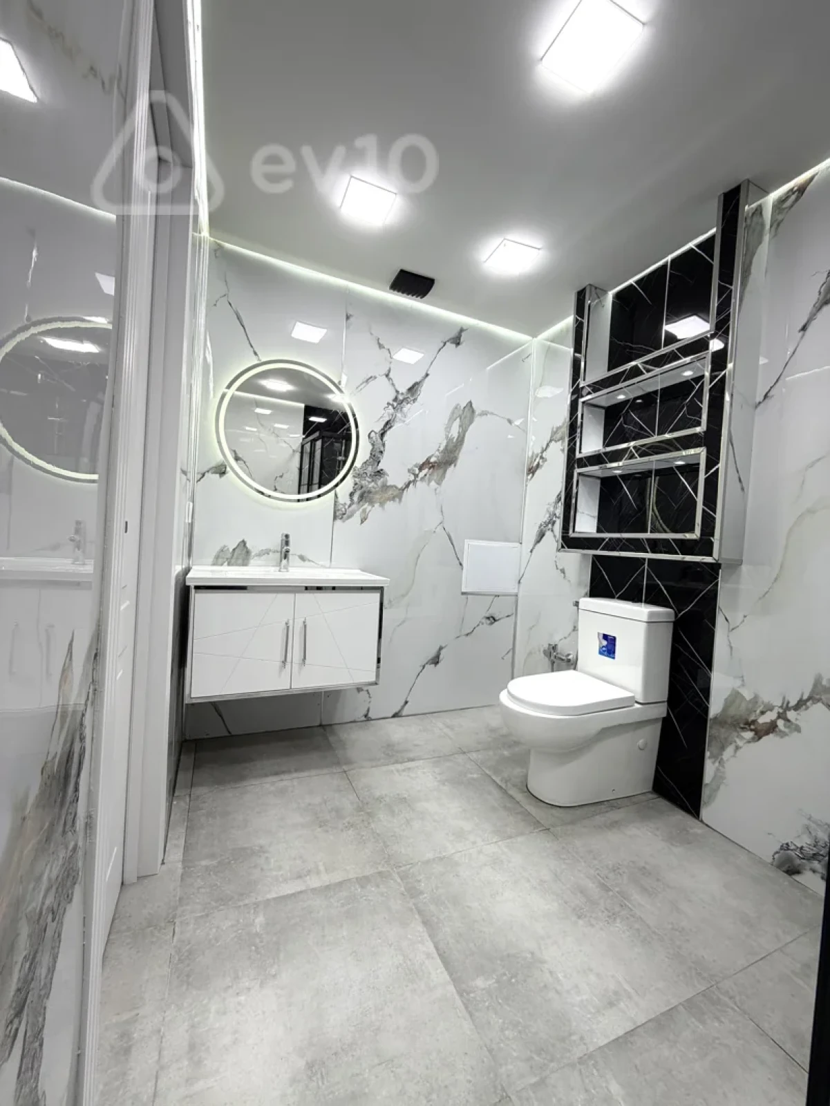 Satılır 2 otaqlı yeni tikili 65 m²