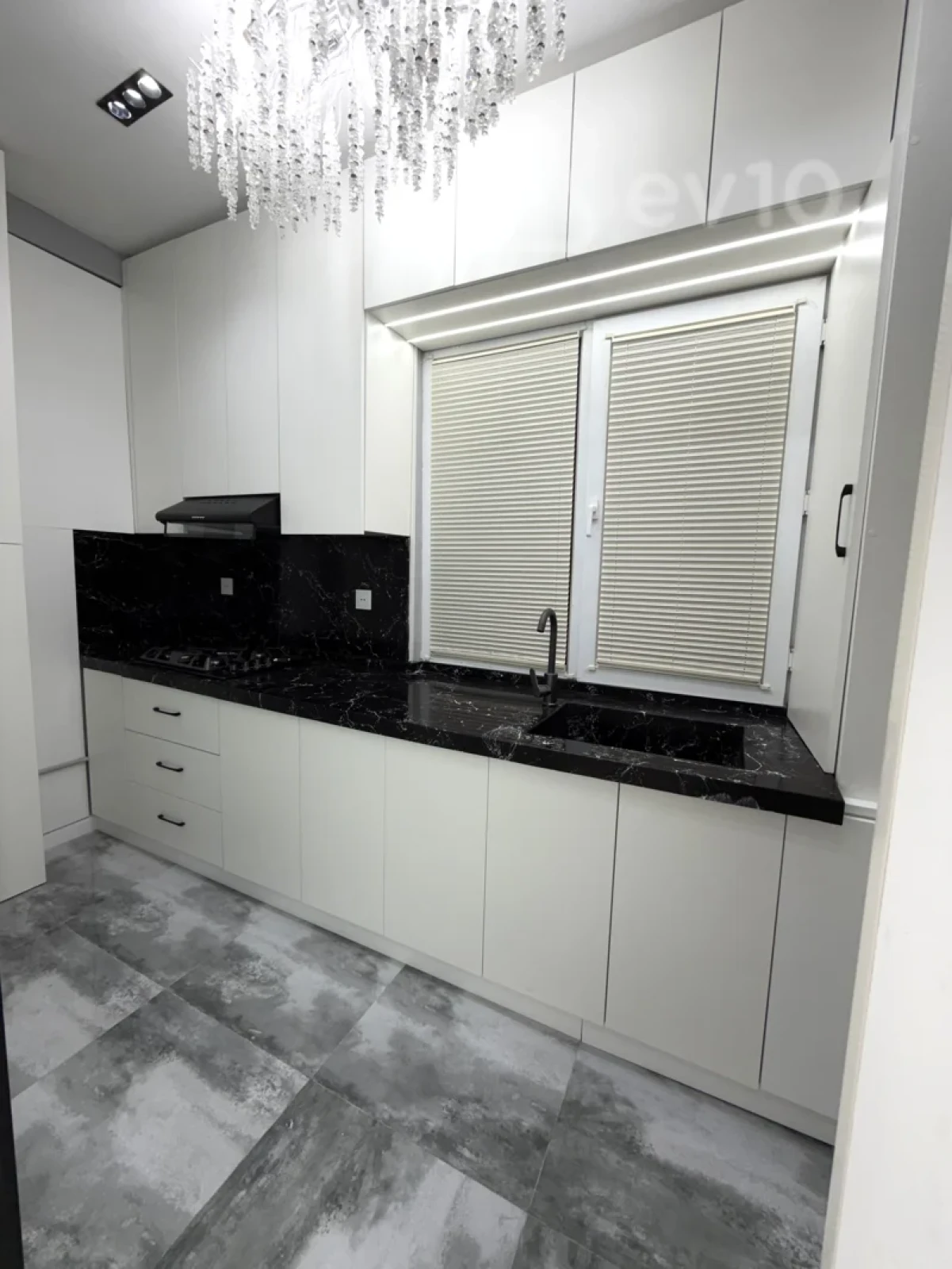 Satılır 2 otaqlı yeni tikili 65 m²