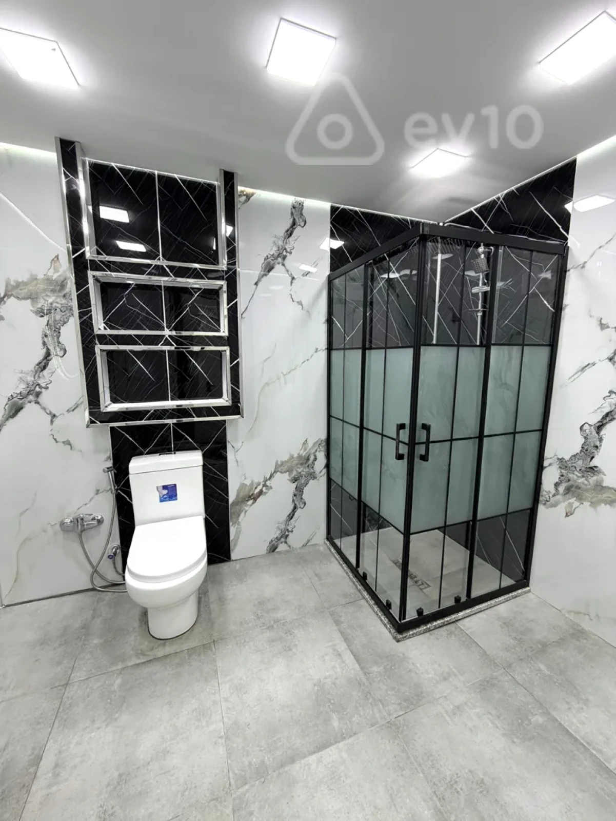 Satılır 2 otaqlı yeni tikili 65 m²