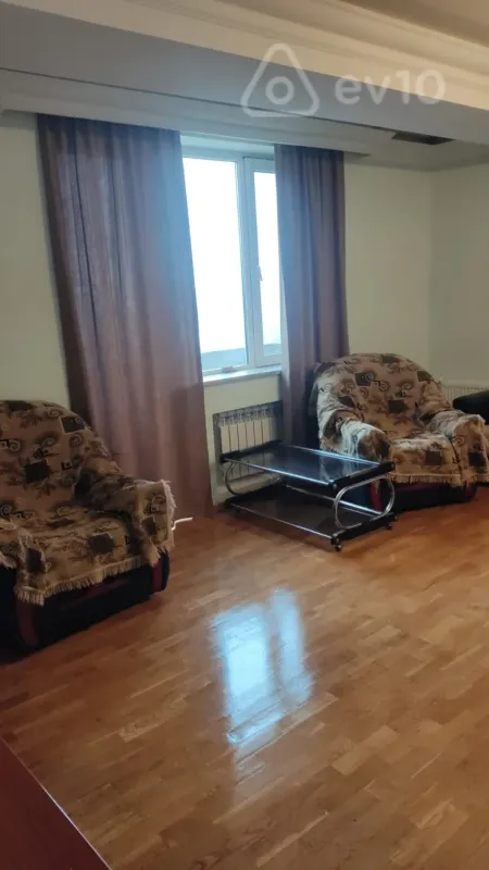 Kirayə verilir 2 otaqlı yeni tikili 75 m²