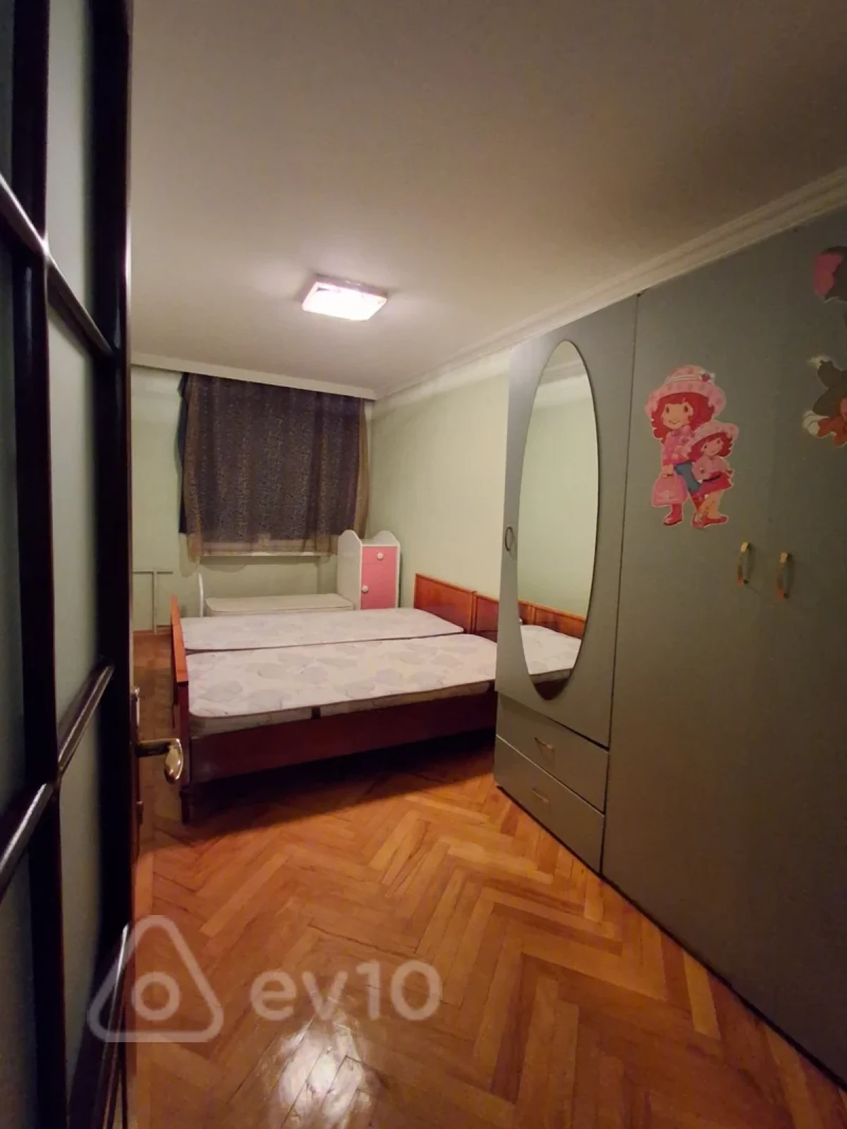 Kirayə verilir 2 otaqlı köhnə tikili 50 m²