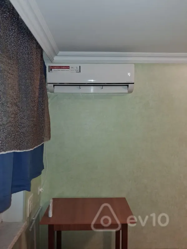 Kirayə verilir 2 otaqlı köhnə tikili 50 m²