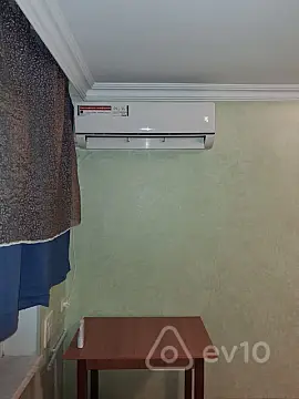 Kirayə verilir 2 otaqlı köhnə tikili 50 m²