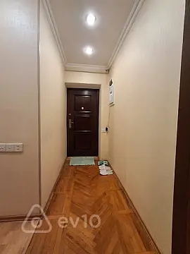 Kirayə verilir 2 otaqlı köhnə tikili 50 m²
