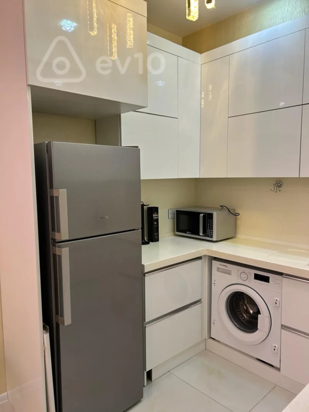 Kirayə verilir 2 otaqlı yeni tikili 87 m²
