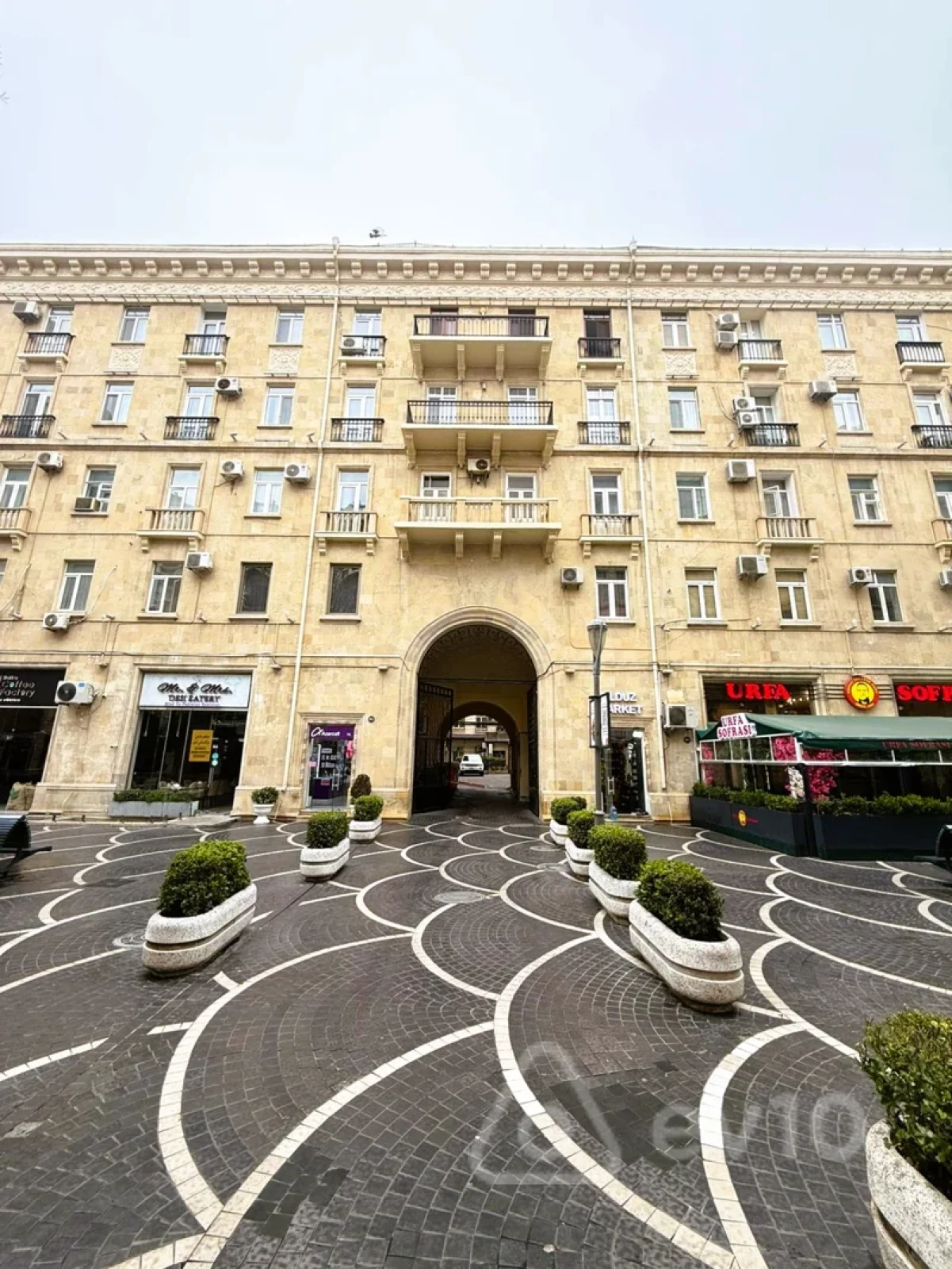 Satılır 2 otaqlı köhnə tikili 55 m²