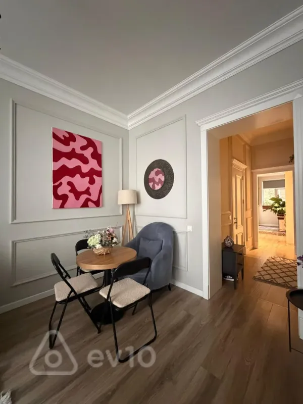 Satılır 2 otaqlı köhnə tikili 55 m²