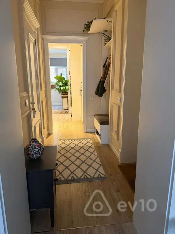 Satılır 2 otaqlı köhnə tikili 55 m²