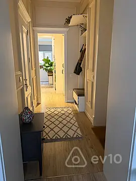 Satılır 2 otaqlı köhnə tikili 55 m²