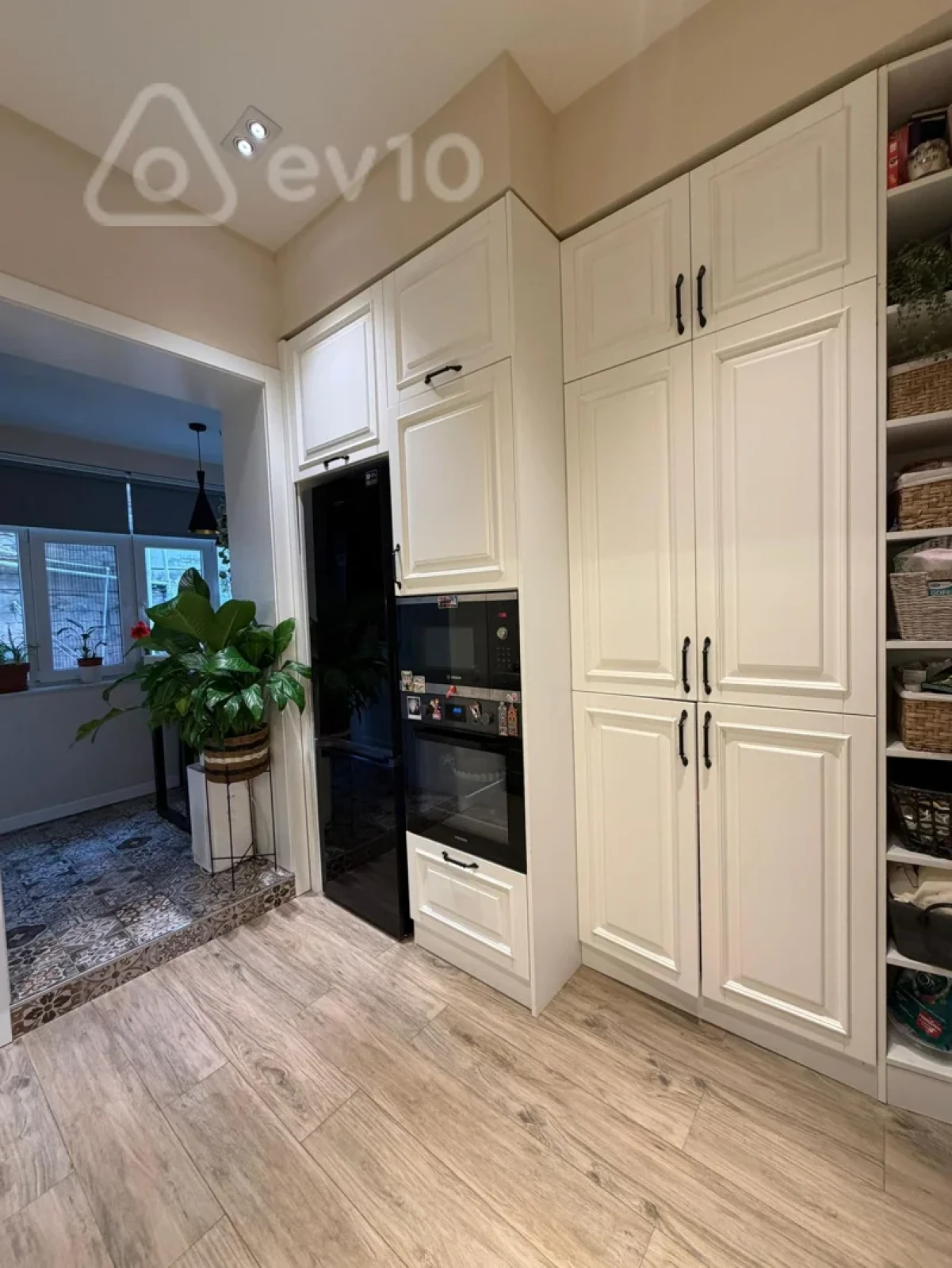 Satılır 2 otaqlı köhnə tikili 55 m²