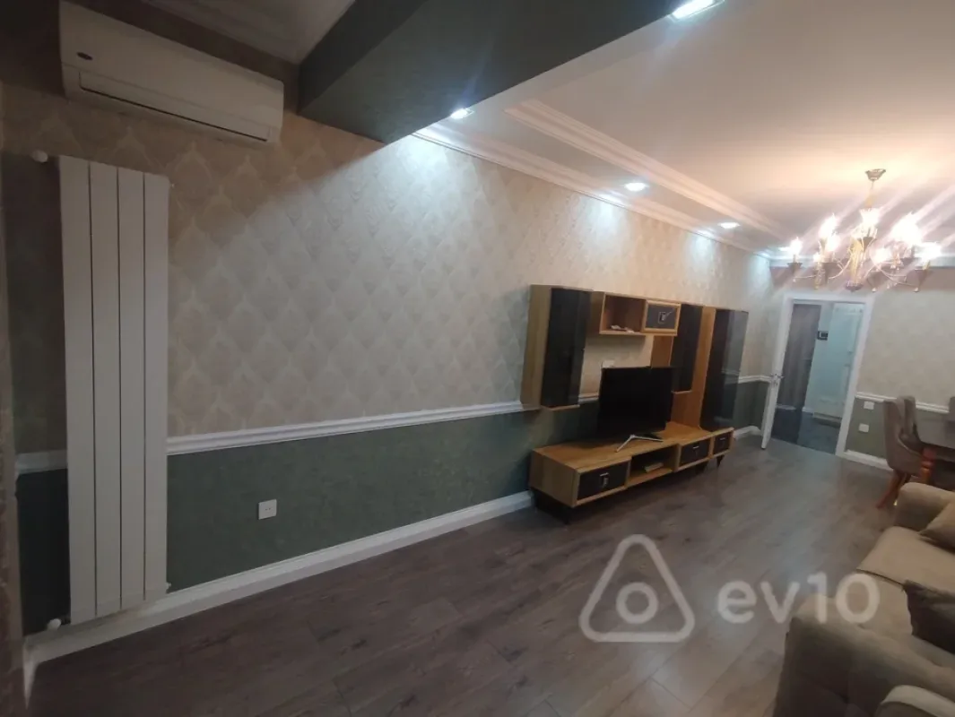 Kirayə verilir 2 otaqlı yeni tikili 65 m²