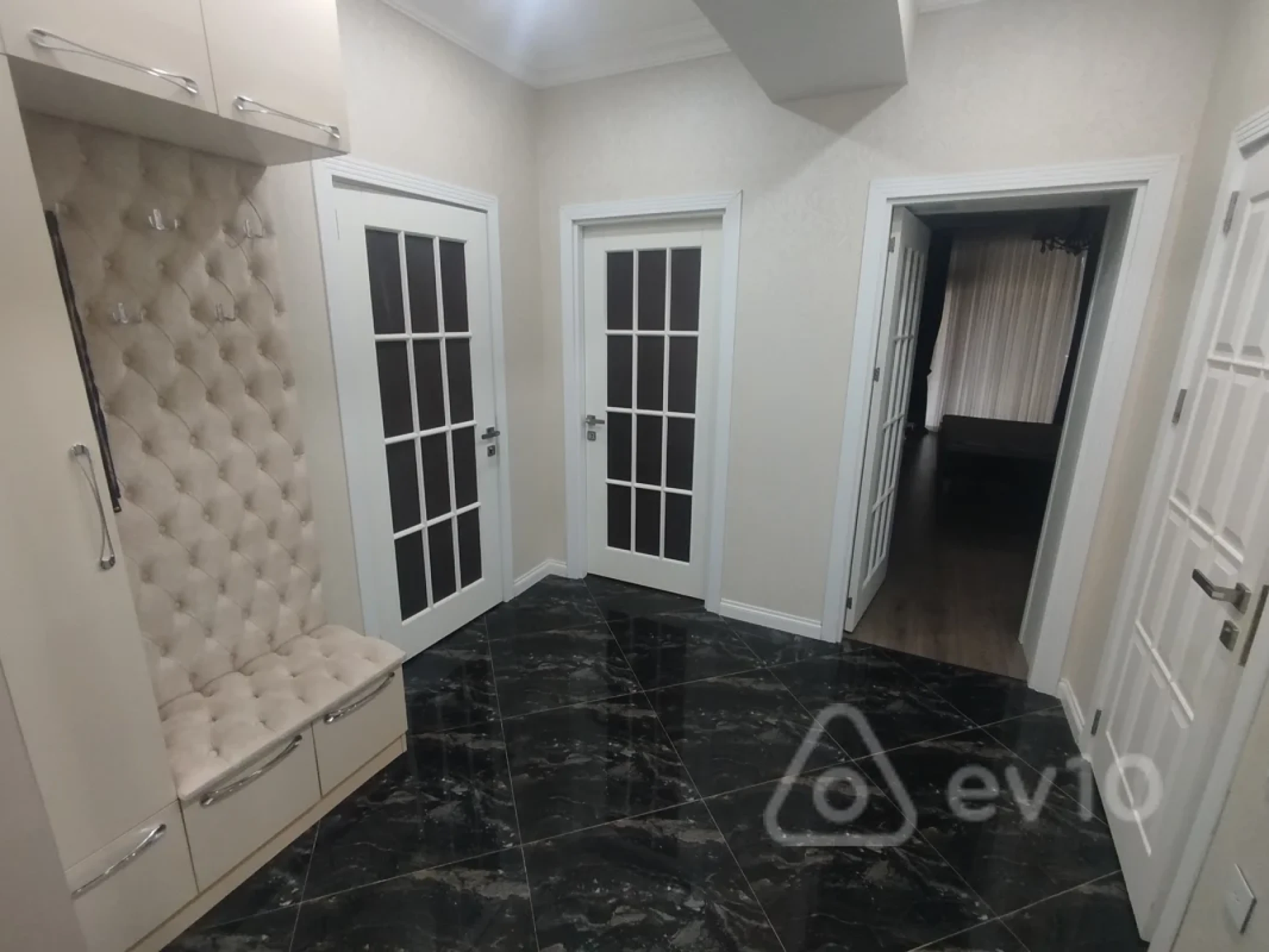 Kirayə verilir 2 otaqlı yeni tikili 65 m²
