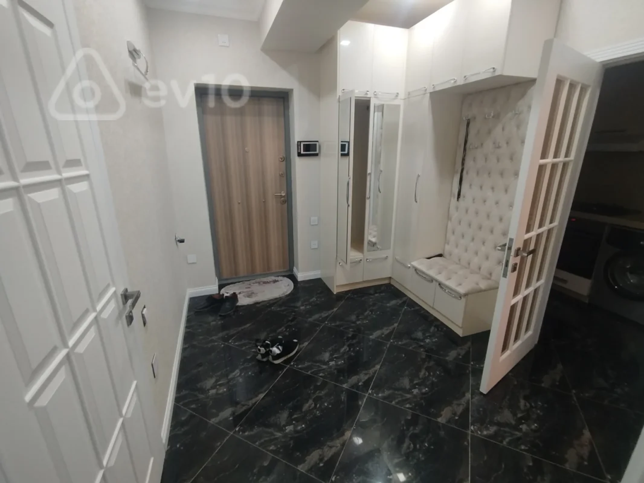 Kirayə verilir 2 otaqlı yeni tikili 65 m²