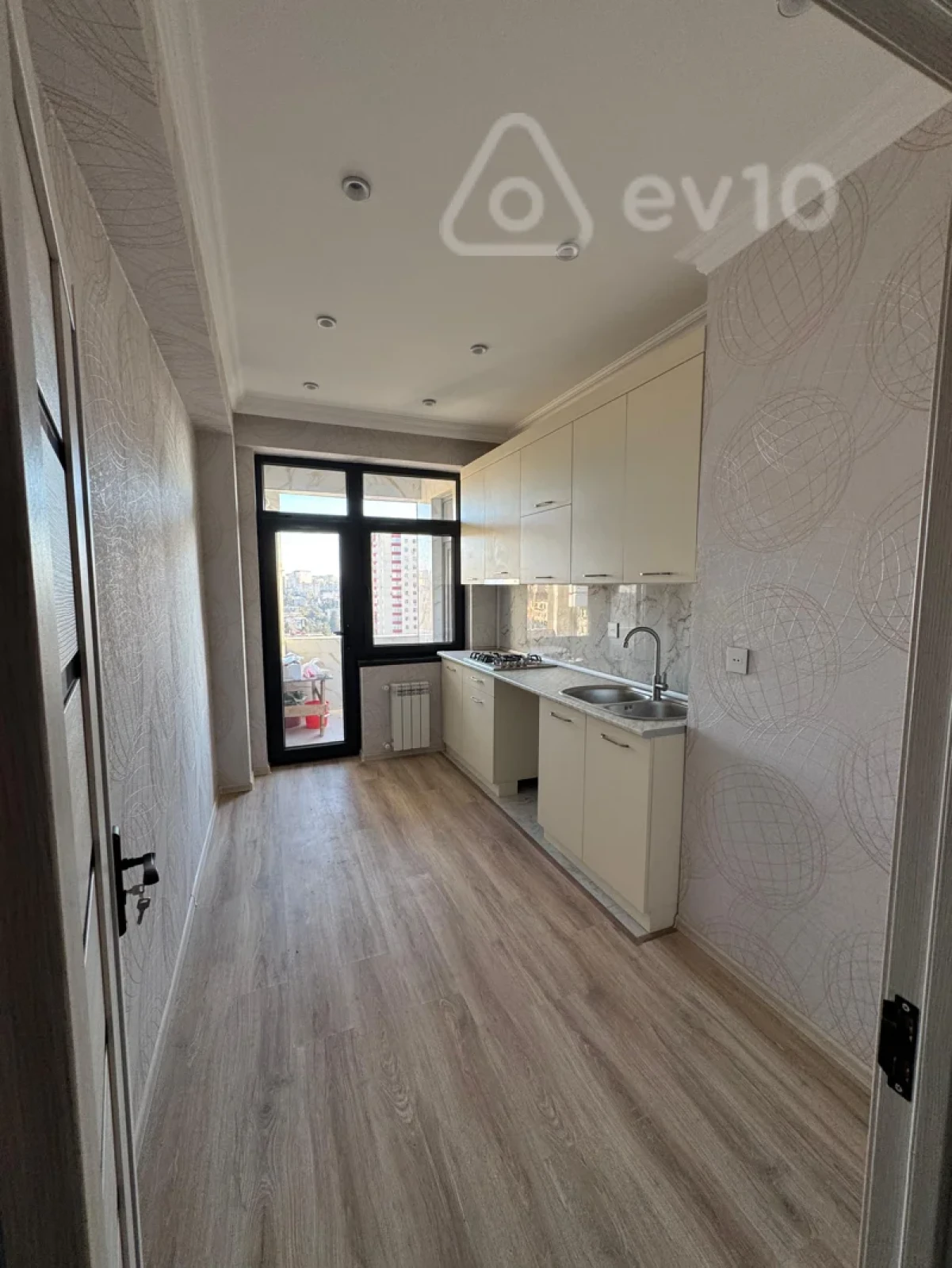 Kirayə verilir 2 otaqlı yeni tikili 74 m²
