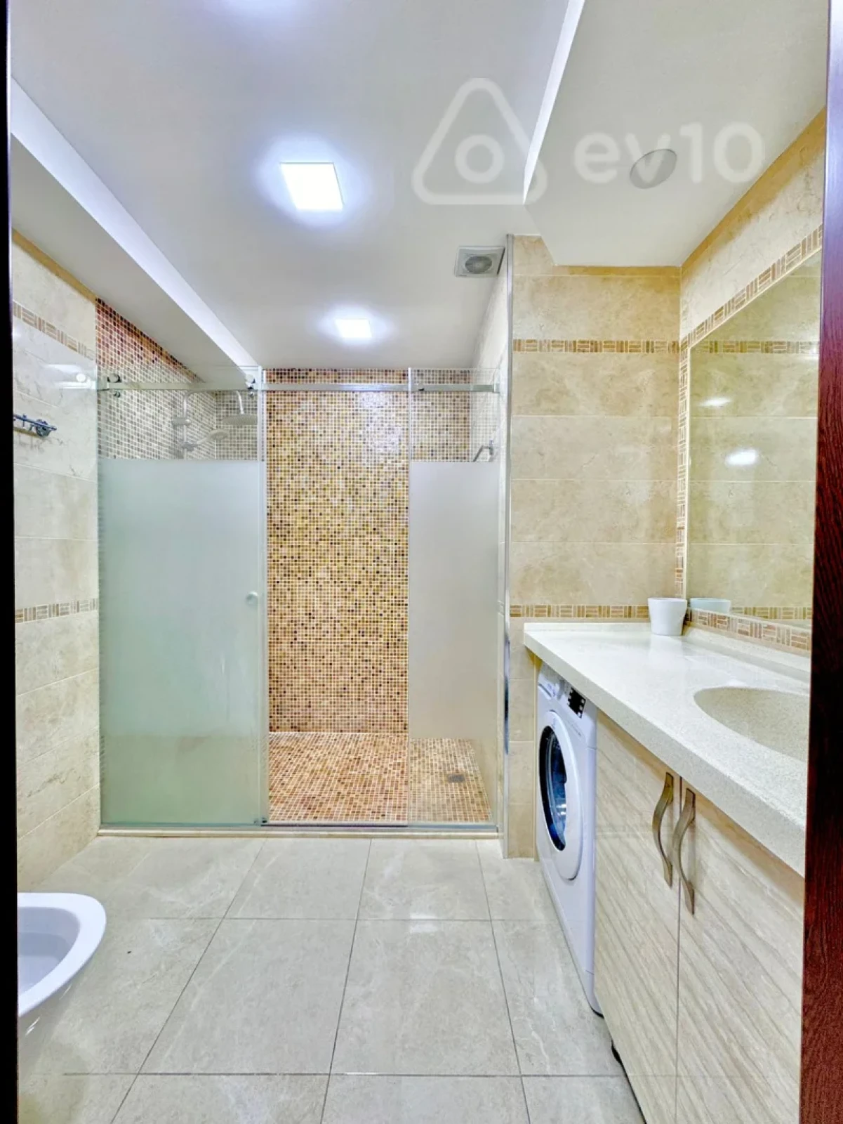 Kirayə verilir 2 otaqlı yeni tikili 70 m²