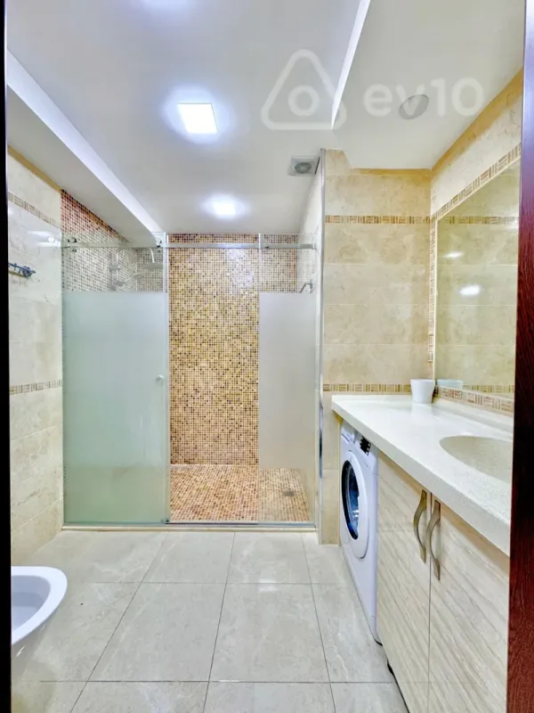Kirayə verilir 2 otaqlı yeni tikili 70 m²