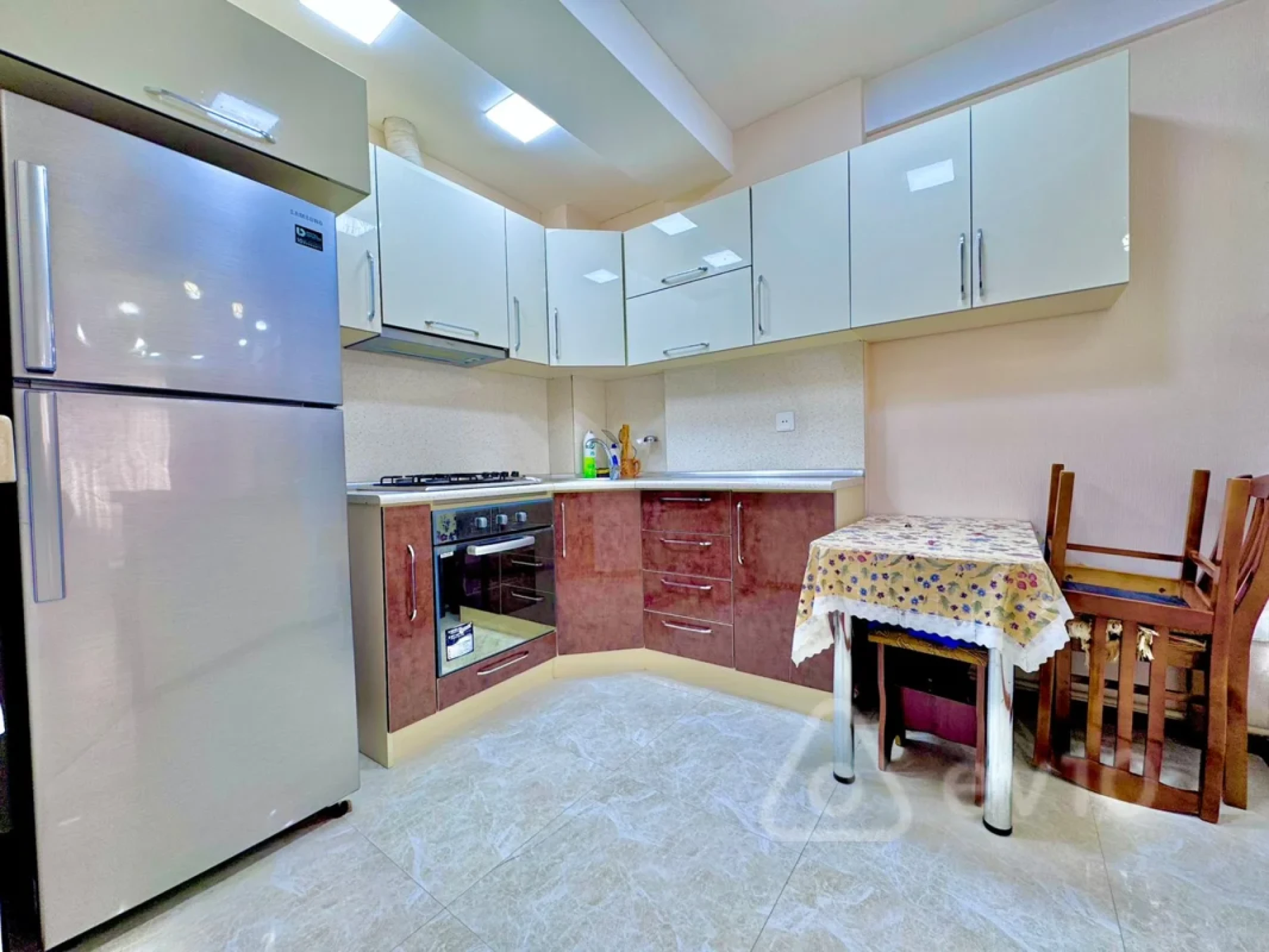 Kirayə verilir 2 otaqlı yeni tikili 70 m²