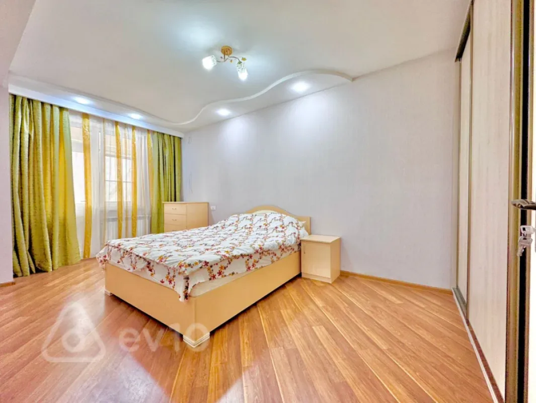 Kirayə verilir 2 otaqlı yeni tikili 70 m²