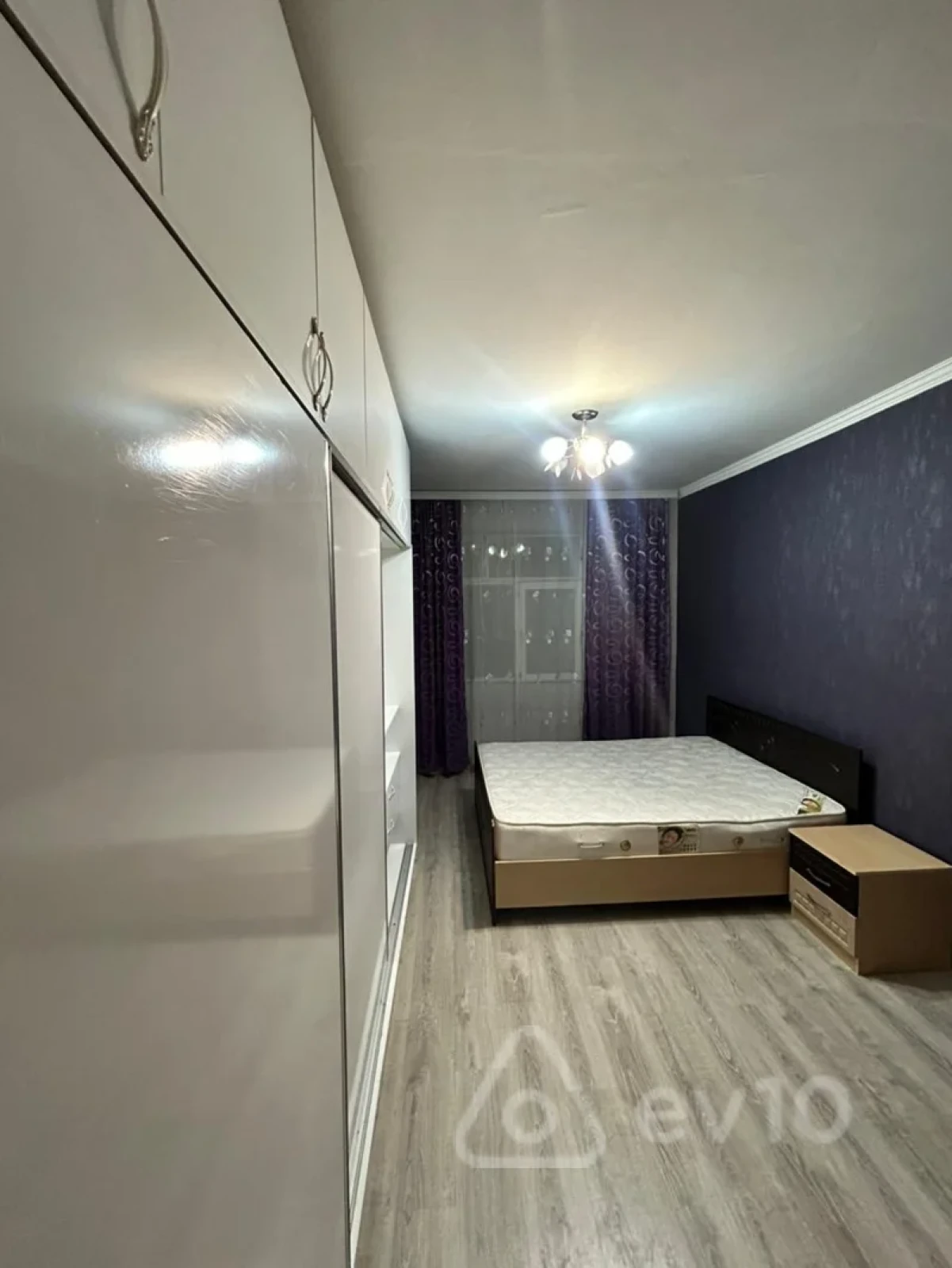 Kirayə verilir 2 otaqlı köhnə tikili 60 m²