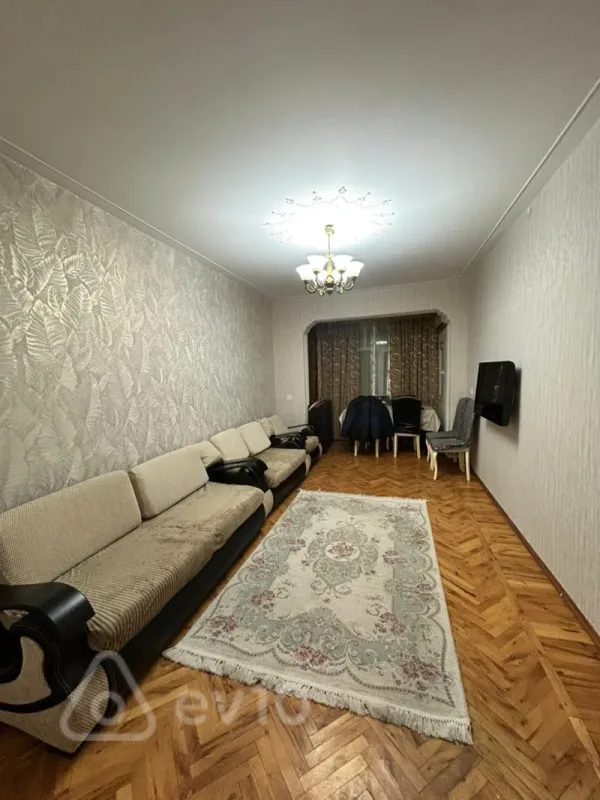 Kirayə verilir 2 otaqlı köhnə tikili 60 m²