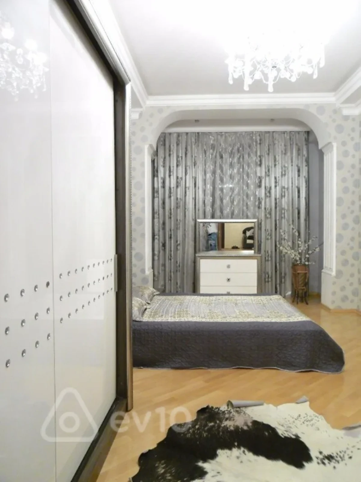 Kirayə verilir 3 otaqlı yeni tikili 128 m²